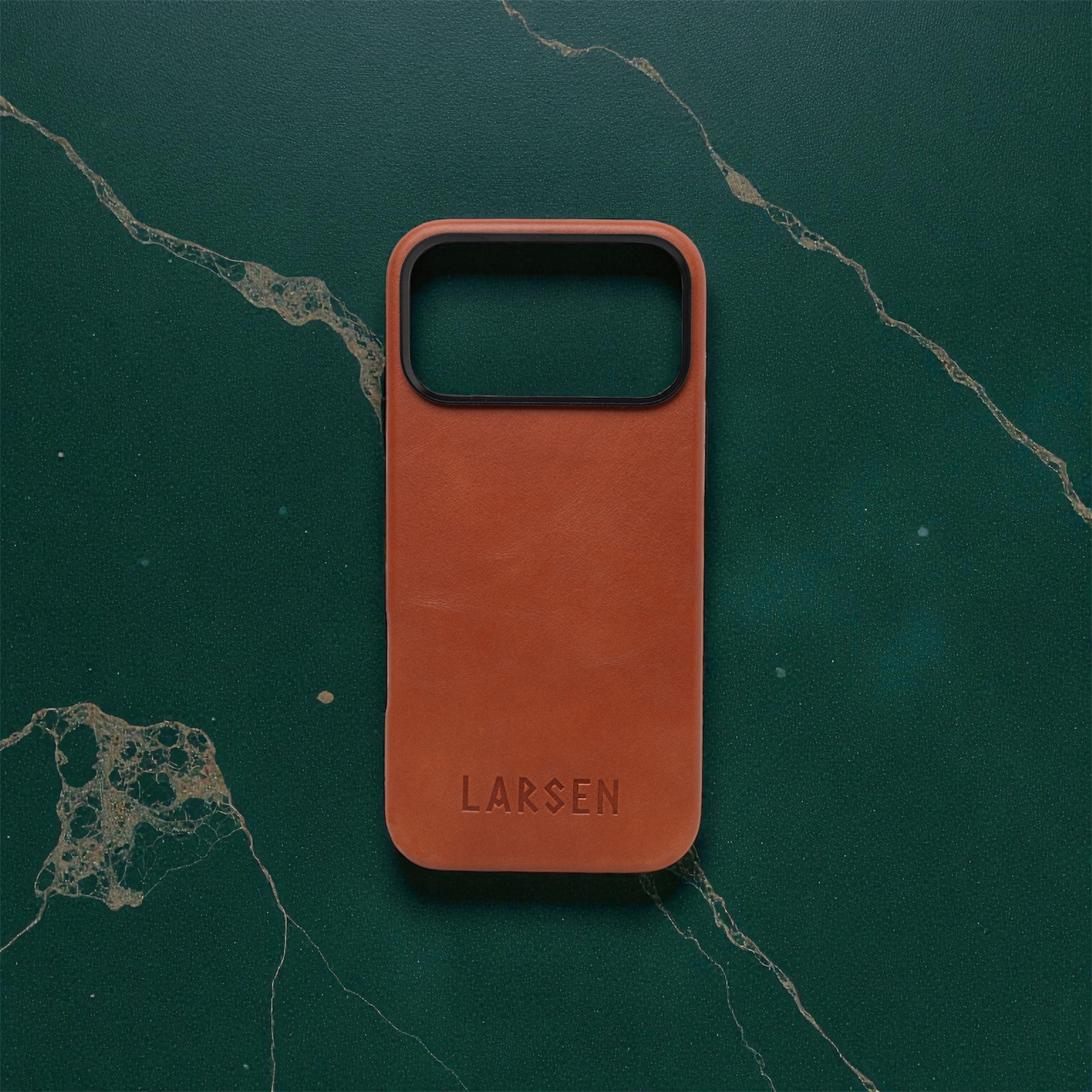 Larsen Original – iPhone 17 Pro Genuine Leather Case with MagSafe - Larsen