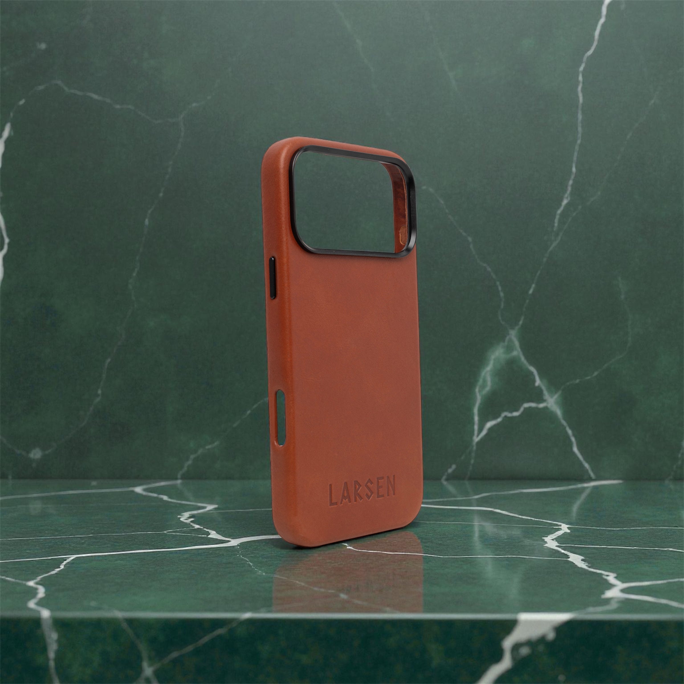 Larsen Original – iPhone 17 Pro Genuine Leather Case with MagSafe - Larsen