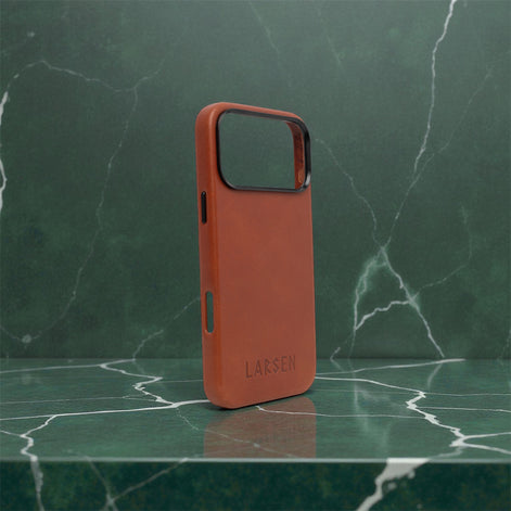 Larsen Original – iPhone 17 Pro Genuine Leather Case with MagSafe - Larsen